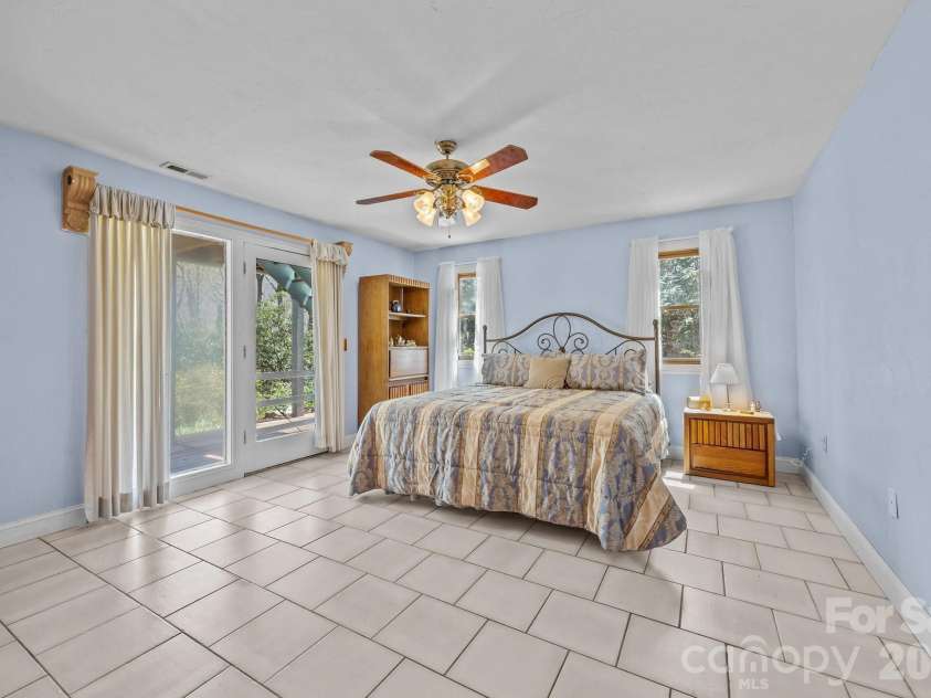 63 Chestnut Forest Road, Fairview, NC 28730.  MLS# CAR4379100, YatesRealty ID 24043. 