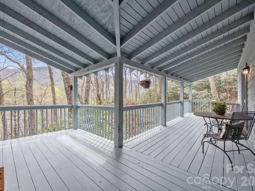 63 Chestnut Forest Road, Fairview, NC 28730.  MLS# CAR4379100, YatesRealty ID 24043. 