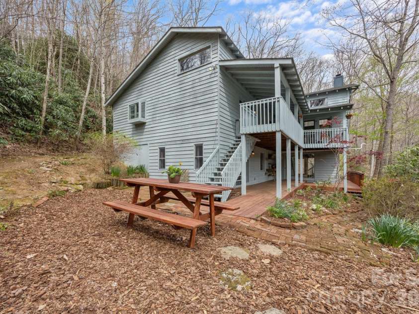 63 Chestnut Forest Road, Fairview, NC 28730.  MLS# CAR4379100, YatesRealty ID 24043. 