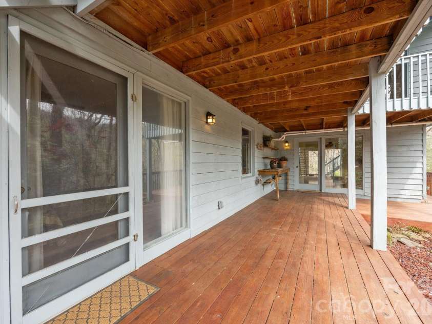 63 Chestnut Forest Road, Fairview, NC 28730.  MLS# CAR4379100, YatesRealty ID 24043. 