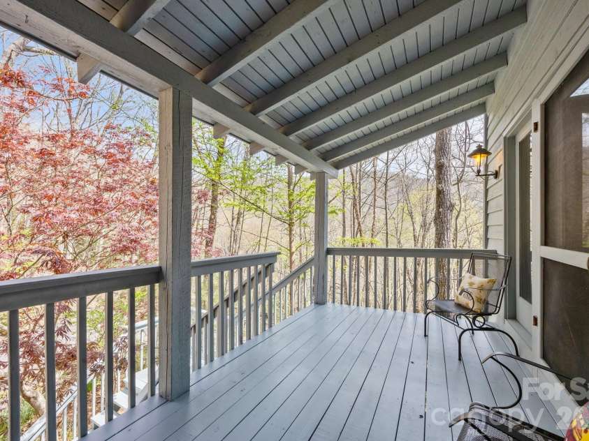 63 Chestnut Forest Road, Fairview, NC 28730.  MLS# CAR4379100, YatesRealty ID 24043. 