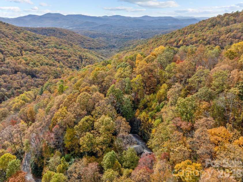 63 Chestnut Forest Road, Fairview, NC 28730.  MLS# CAR4379100, YatesRealty ID 24043. 