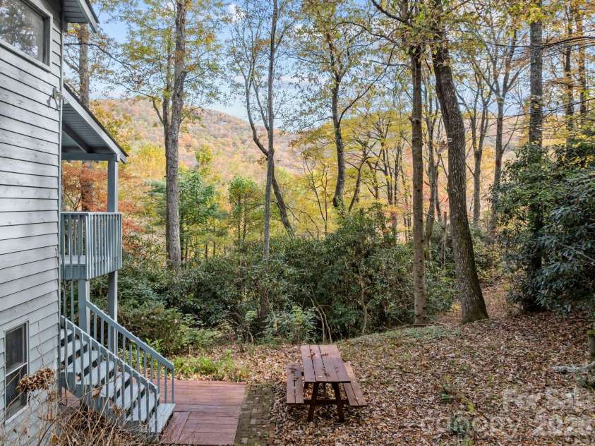 63 Chestnut Forest Road, Fairview, NC 28730.  MLS# CAR4379100, YatesRealty ID 24043. 