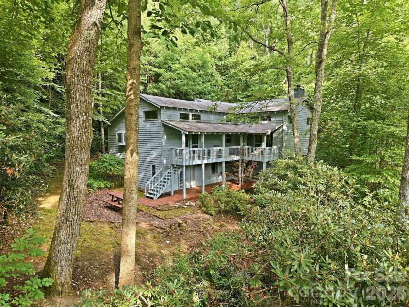 63 Chestnut Forest Road, Fairview, NC 28730.  MLS# CAR4379100, YatesRealty ID 24043. 