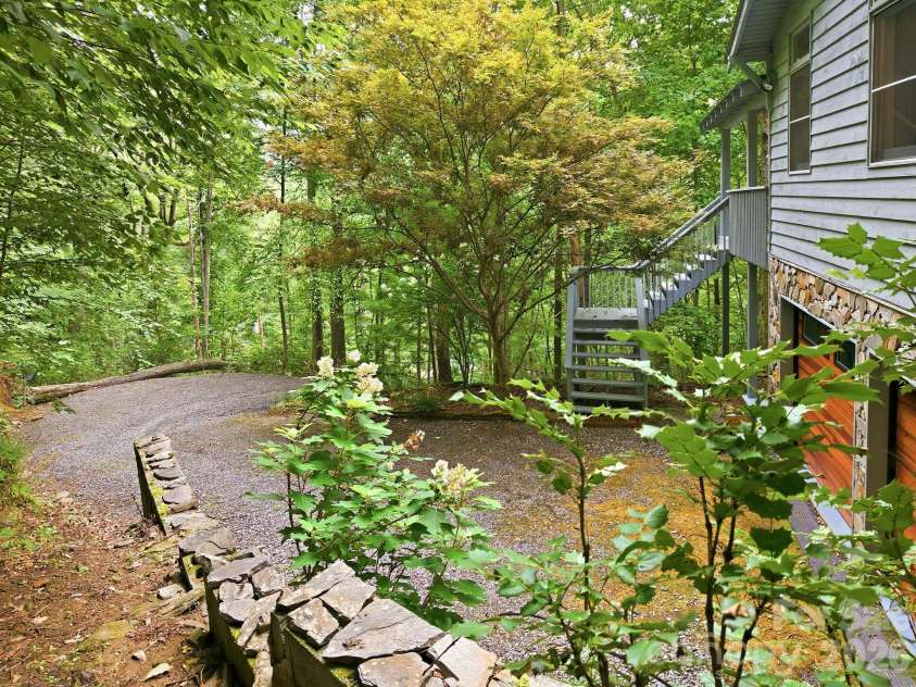 63 Chestnut Forest Road, Fairview, NC 28730.  MLS# CAR4379100, YatesRealty ID 24043. 