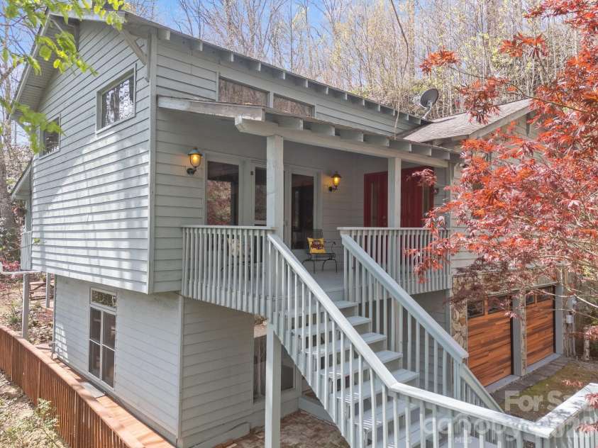 63 Chestnut Forest Road, Fairview, NC 28730.  MLS# CAR4379100, YatesRealty ID 24043. VIBRANT SURROUNDINGS