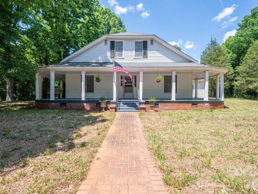 160 Patterson Road, Kings Mountain, NC 28086.  MLS# CAR4384620, YatesRealty ID 24044. 