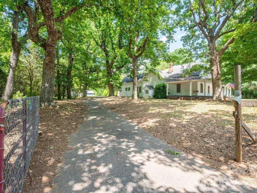 160 Patterson Road, Kings Mountain, NC 28086.  MLS# CAR4384620, YatesRealty ID 24044. 