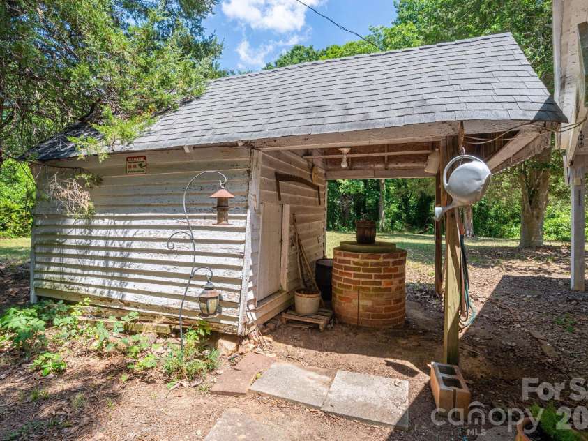 160 Patterson Road, Kings Mountain, NC 28086.  MLS# CAR4384620, YatesRealty ID 24044. 