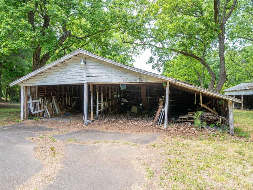 160 Patterson Road, Kings Mountain, NC 28086.  MLS# CAR4384620, YatesRealty ID 24044. 