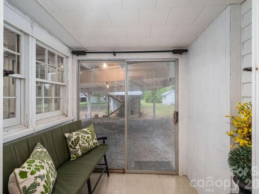 160 Patterson Road, Kings Mountain, NC 28086.  MLS# CAR4384620, YatesRealty ID 24044. 