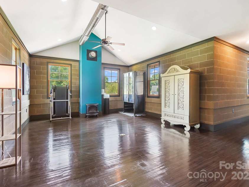 14701 Cabarrus Road, Mint Hill, NC 28227.  MLS# CAR4260366, YatesRealty ID 24046. Large Master/Primary with Sitting Area