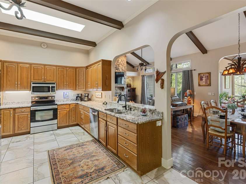 21 Laurel Wood Court, Sapphire, NC 28774.  MLS# CAR4382297, YatesRealty ID 24049. 