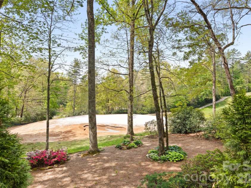 21 Laurel Wood Court, Sapphire, NC 28774.  MLS# CAR4382297, YatesRealty ID 24049. 