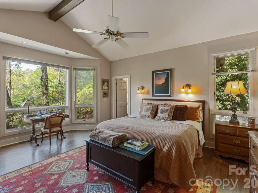 21 Laurel Wood Court, Sapphire, NC 28774.  MLS# CAR4382297, YatesRealty ID 24049. 