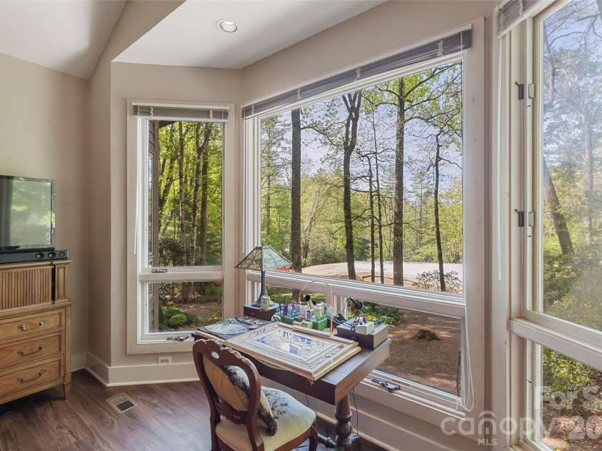 21 Laurel Wood Court, Sapphire, NC 28774.  MLS# CAR4382297, YatesRealty ID 24049. 