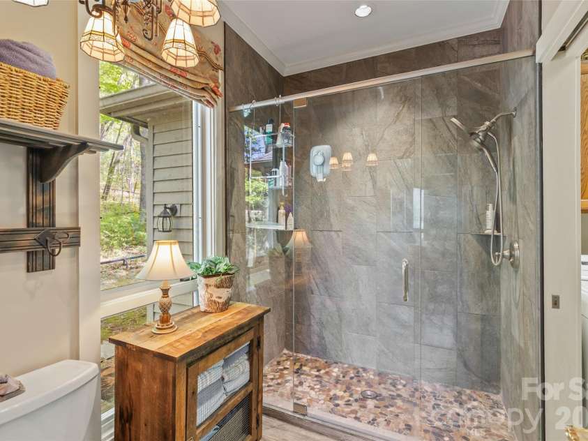 21 Laurel Wood Court, Sapphire, NC 28774.  MLS# CAR4382297, YatesRealty ID 24049. 