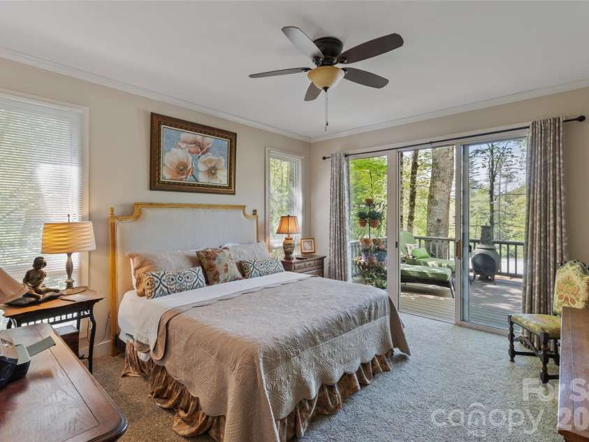 21 Laurel Wood Court, Sapphire, NC 28774.  MLS# CAR4382297, YatesRealty ID 24049. 