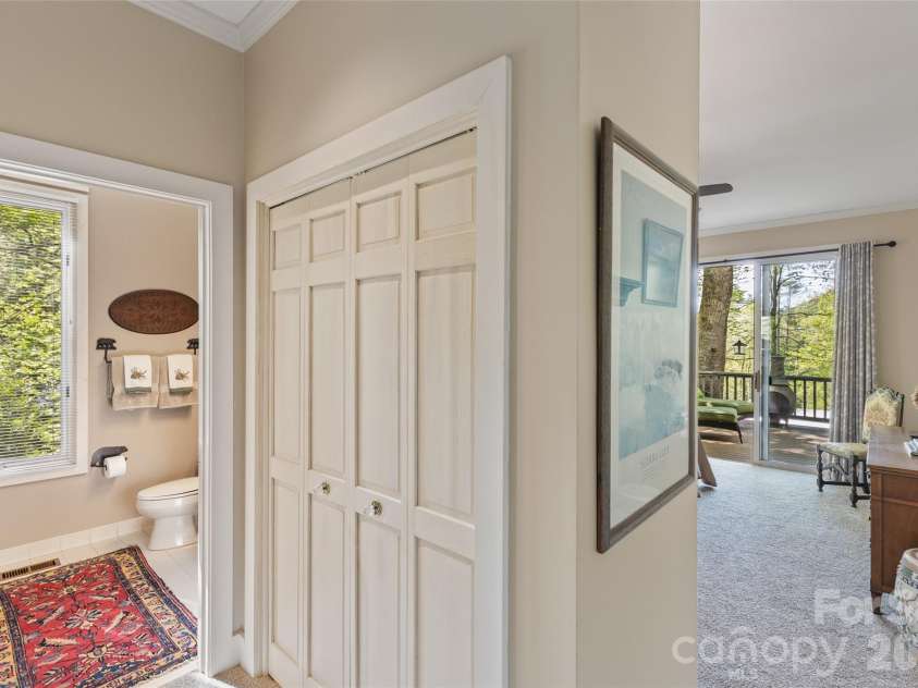 21 Laurel Wood Court, Sapphire, NC 28774.  MLS# CAR4382297, YatesRealty ID 24049. 