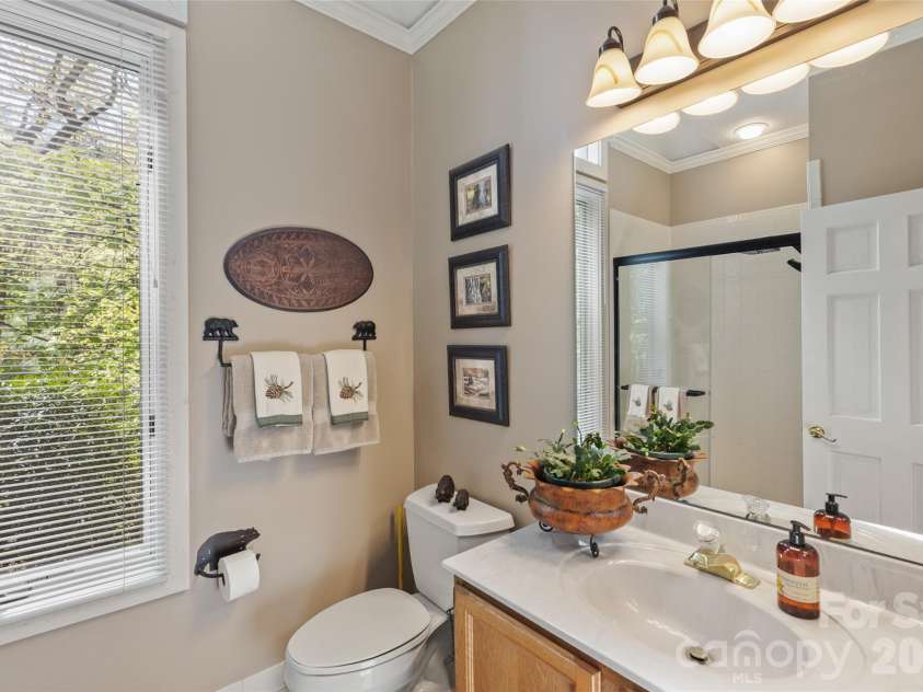 21 Laurel Wood Court, Sapphire, NC 28774.  MLS# CAR4382297, YatesRealty ID 24049. 
