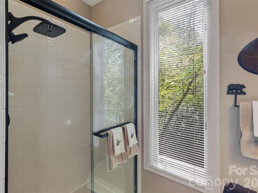 21 Laurel Wood Court, Sapphire, NC 28774.  MLS# CAR4382297, YatesRealty ID 24049. 