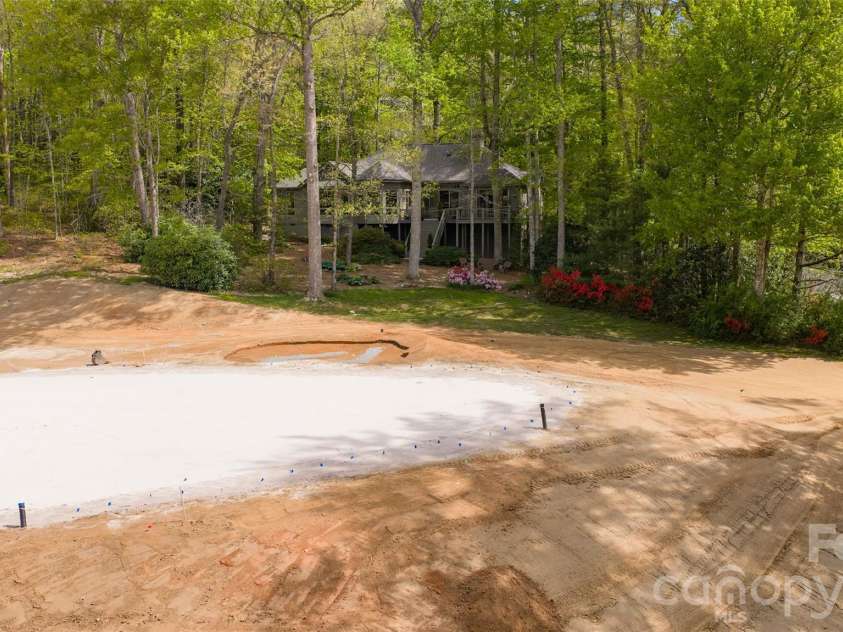 21 Laurel Wood Court, Sapphire, NC 28774.  MLS# CAR4382297, YatesRealty ID 24049. 