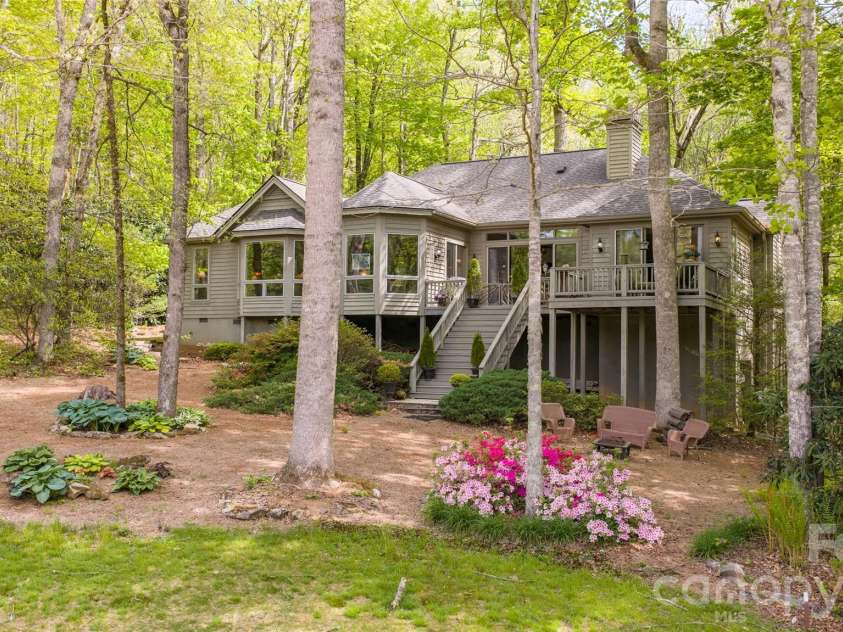 21 Laurel Wood Court, Sapphire, NC 28774.  MLS# CAR4382297, YatesRealty ID 24049. 