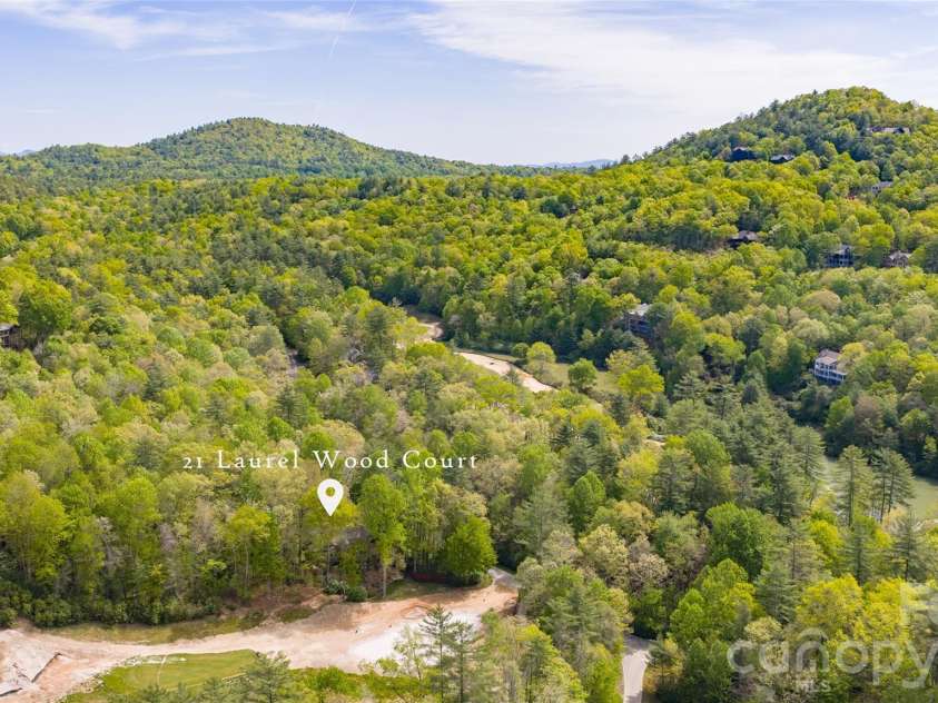 21 Laurel Wood Court, Sapphire, NC 28774.  MLS# CAR4382297, YatesRealty ID 24049. 