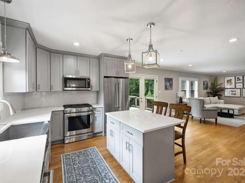 3504 Mountainbrook Road, Charlotte, NC 28210.  MLS# CAR4269536, YatesRealty ID 24049. 