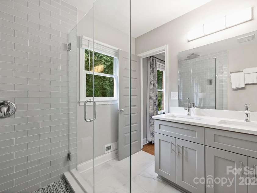 3504 Mountainbrook Road, Charlotte, NC 28210.  MLS# CAR4269536, YatesRealty ID 24049. 