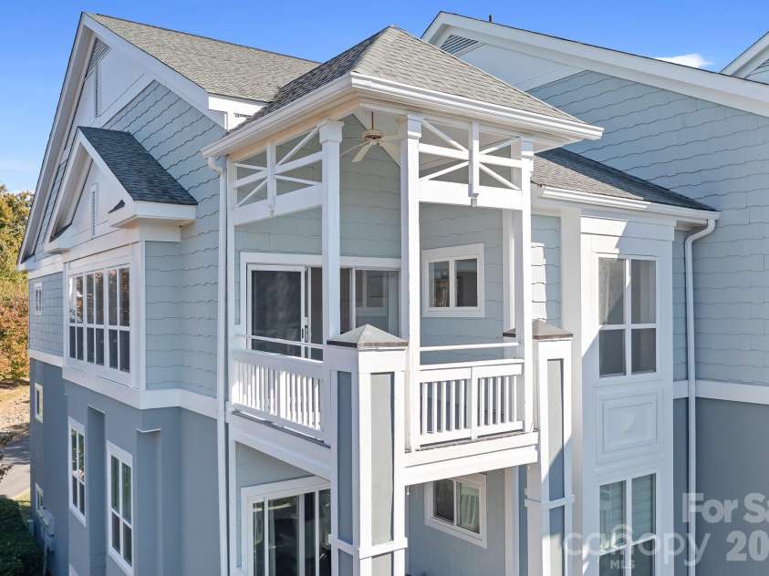 18816 Nautical Drive, Cornelius, NC 28031.  MLS# CAR4321844, YatesRealty ID 2405. Penthouse/End Unit.This building has an Elevator!