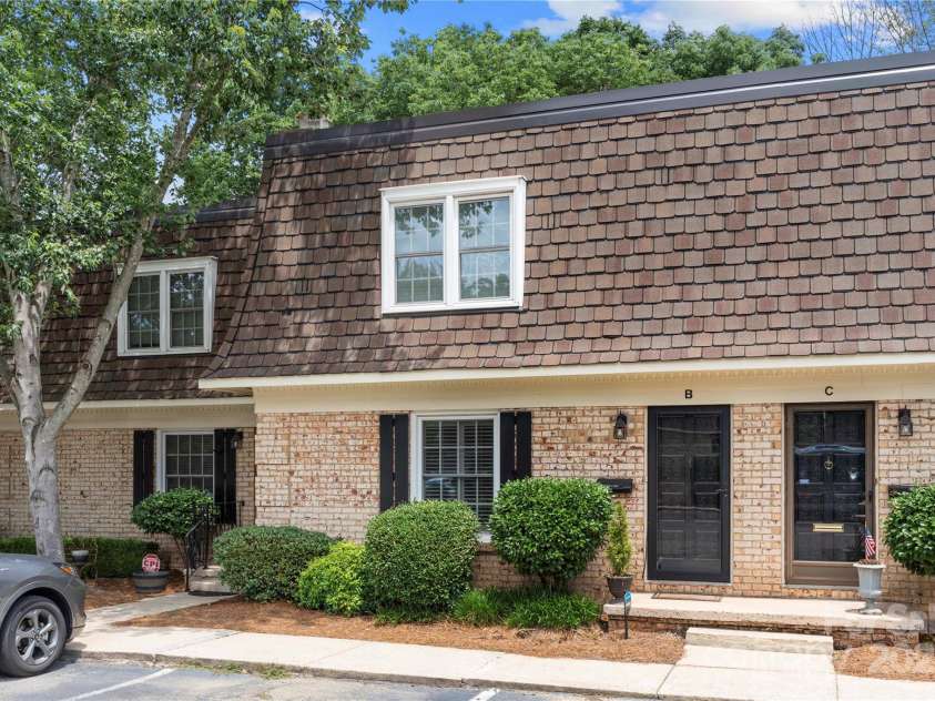 3500 Colony Road, Charlotte, NC 28211.  MLS# CAR4270973, YatesRealty ID 24051. 