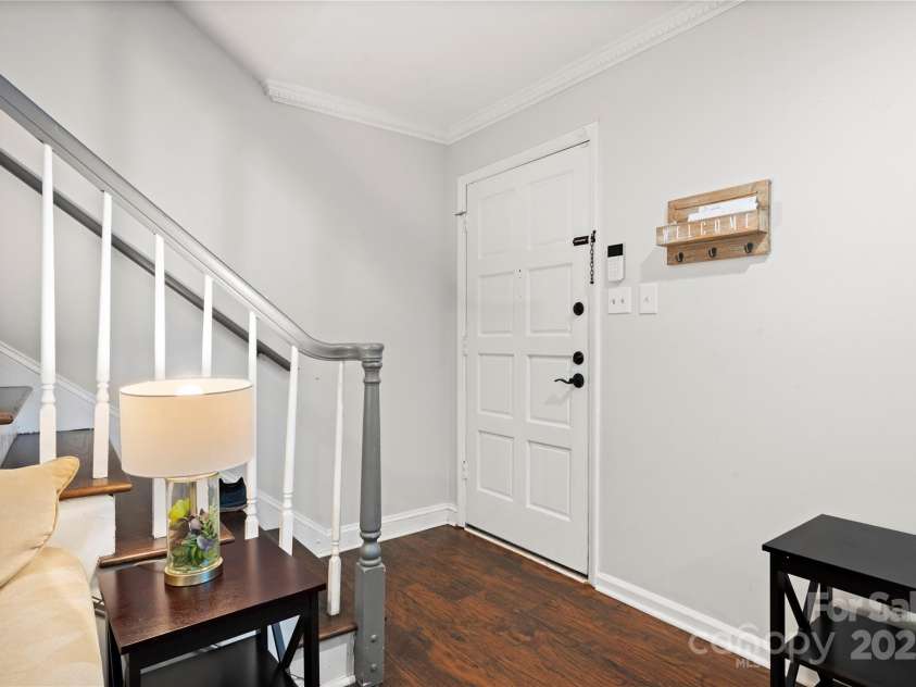 3500 Colony Road, Charlotte, NC 28211.  MLS# CAR4270973, YatesRealty ID 24051. 