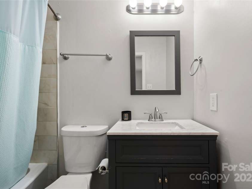 3500 Colony Road, Charlotte, NC 28211.  MLS# CAR4270973, YatesRealty ID 24051. 