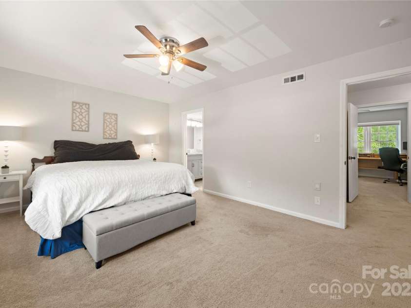 3500 Colony Road, Charlotte, NC 28211.  MLS# CAR4270973, YatesRealty ID 24051. 