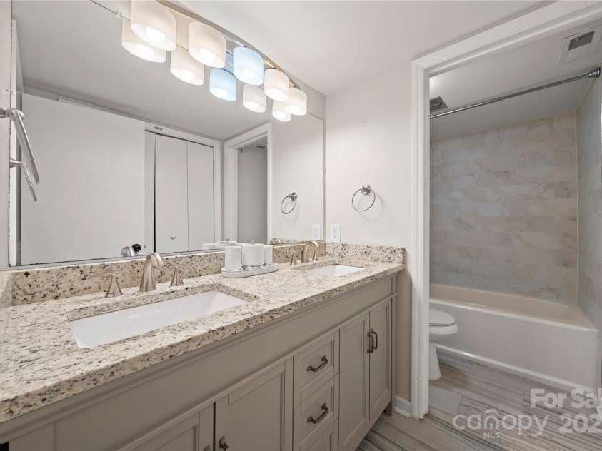 3500 Colony Road, Charlotte, NC 28211.  MLS# CAR4270973, YatesRealty ID 24051. 