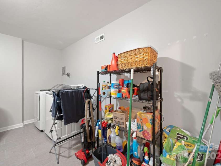 3500 Colony Road, Charlotte, NC 28211.  MLS# CAR4270973, YatesRealty ID 24051. 