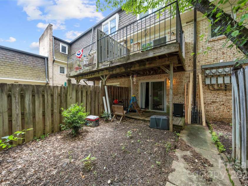 3500 Colony Road, Charlotte, NC 28211.  MLS# CAR4270973, YatesRealty ID 24051. 