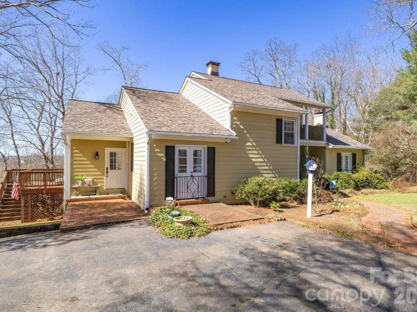 651 Highland Drive, Eden, NC 27288.  MLS# CAR4384634, YatesRealty ID 24051. 