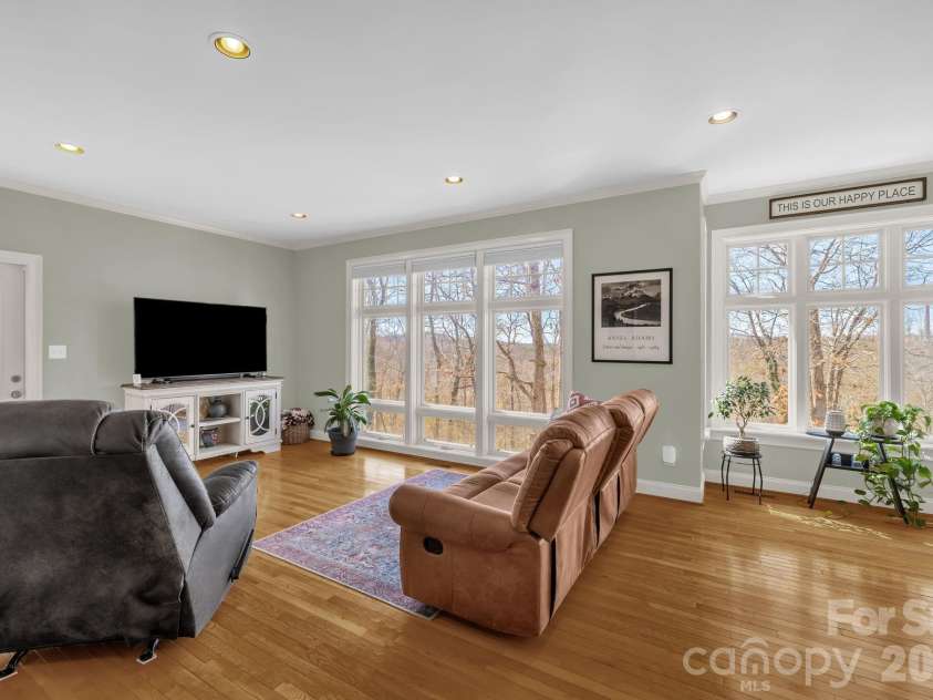 651 Highland Drive, Eden, NC 27288.  MLS# CAR4384634, YatesRealty ID 24051. 