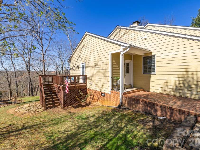 651 Highland Drive, Eden, NC 27288.  MLS# CAR4384634, YatesRealty ID 24051. 