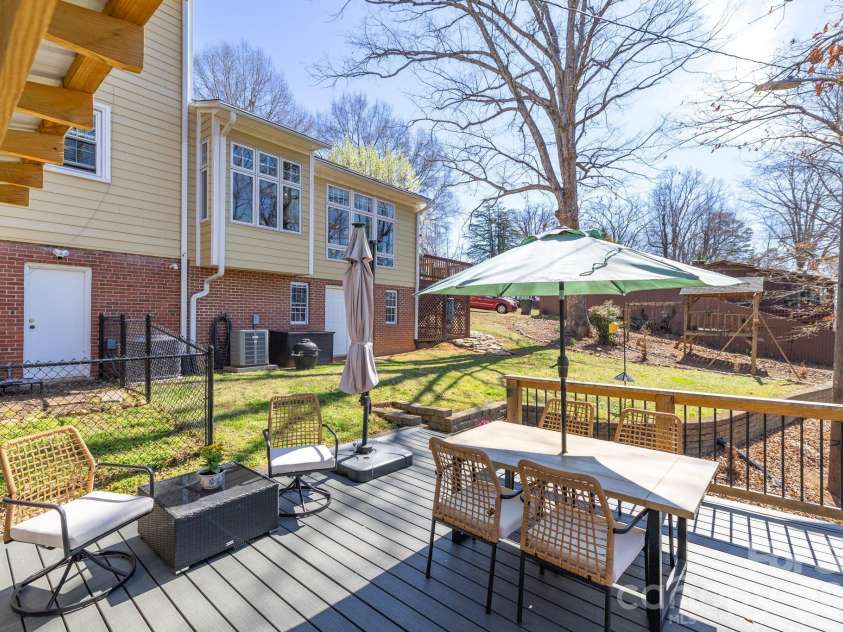 651 Highland Drive, Eden, NC 27288.  MLS# CAR4384634, YatesRealty ID 24051. 