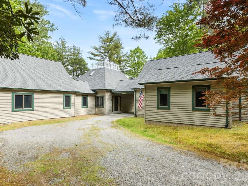 1592 Eagle Lake Drive, Brevard, NC 28712.  MLS# CAR4384665, YatesRealty ID 24052. 