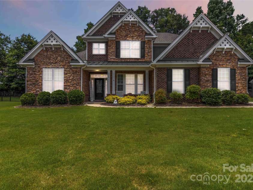 1041 Verbena Court, Tega Cay, SC 29708.  MLS# CAR4277209, YatesRealty ID 24053. 