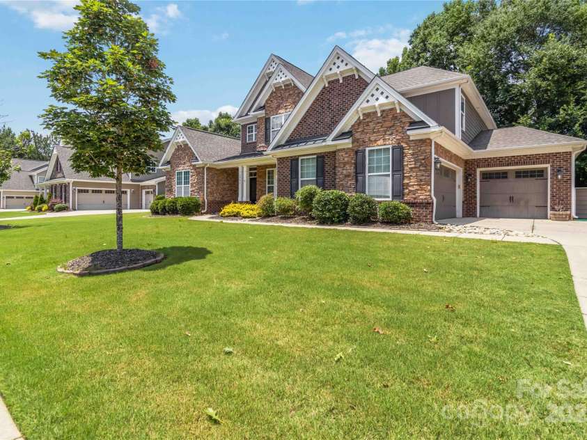 1041 Verbena Court, Tega Cay, SC 29708.  MLS# CAR4277209, YatesRealty ID 24053. 