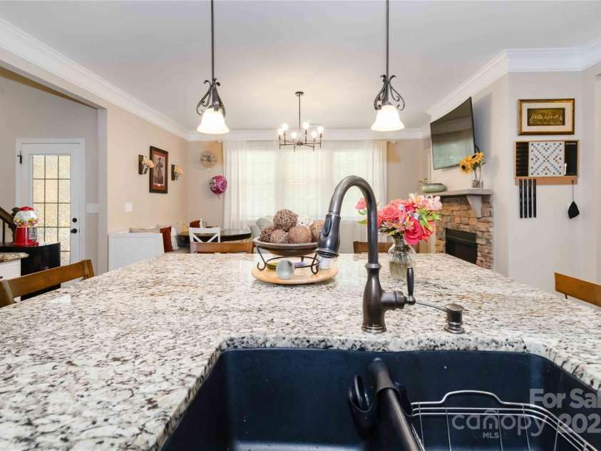 1041 Verbena Court, Tega Cay, SC 29708.  MLS# CAR4277209, YatesRealty ID 24053. 