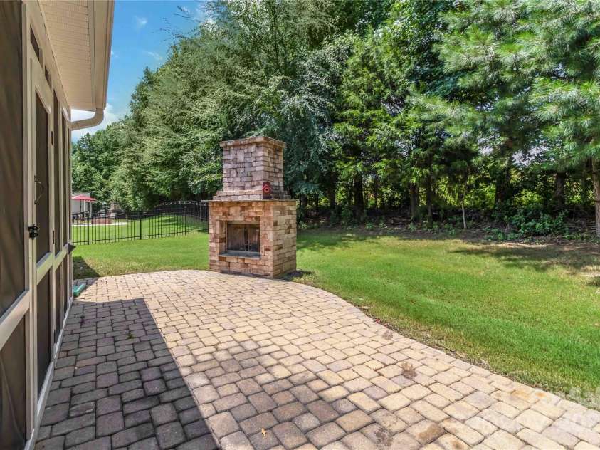 1041 Verbena Court, Tega Cay, SC 29708.  MLS# CAR4277209, YatesRealty ID 24053. 