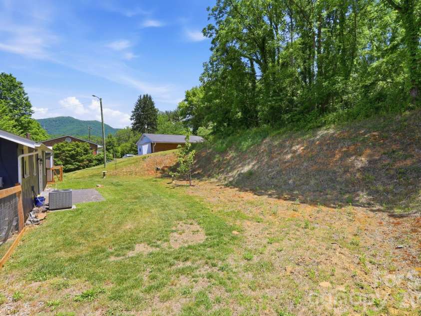 197 Mulberry Street, Clyde, NC 28721.  MLS# CAR4382455, YatesRealty ID 24054. 