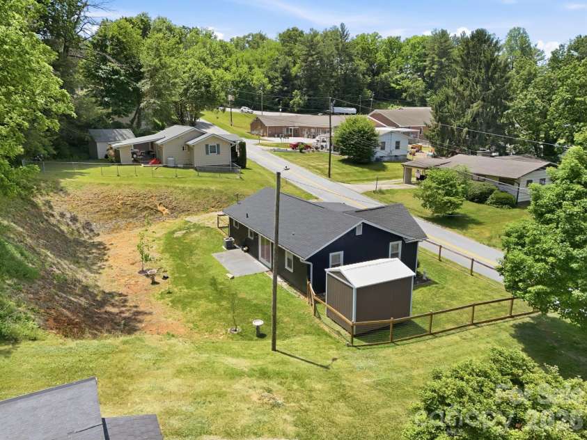 197 Mulberry Street, Clyde, NC 28721.  MLS# CAR4382455, YatesRealty ID 24054. 