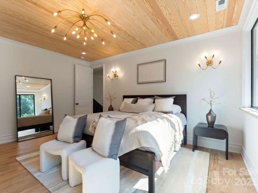 721 Hillside Avenue, Charlotte, NC 28209.  MLS# CAR4265538, YatesRealty ID 24056. 